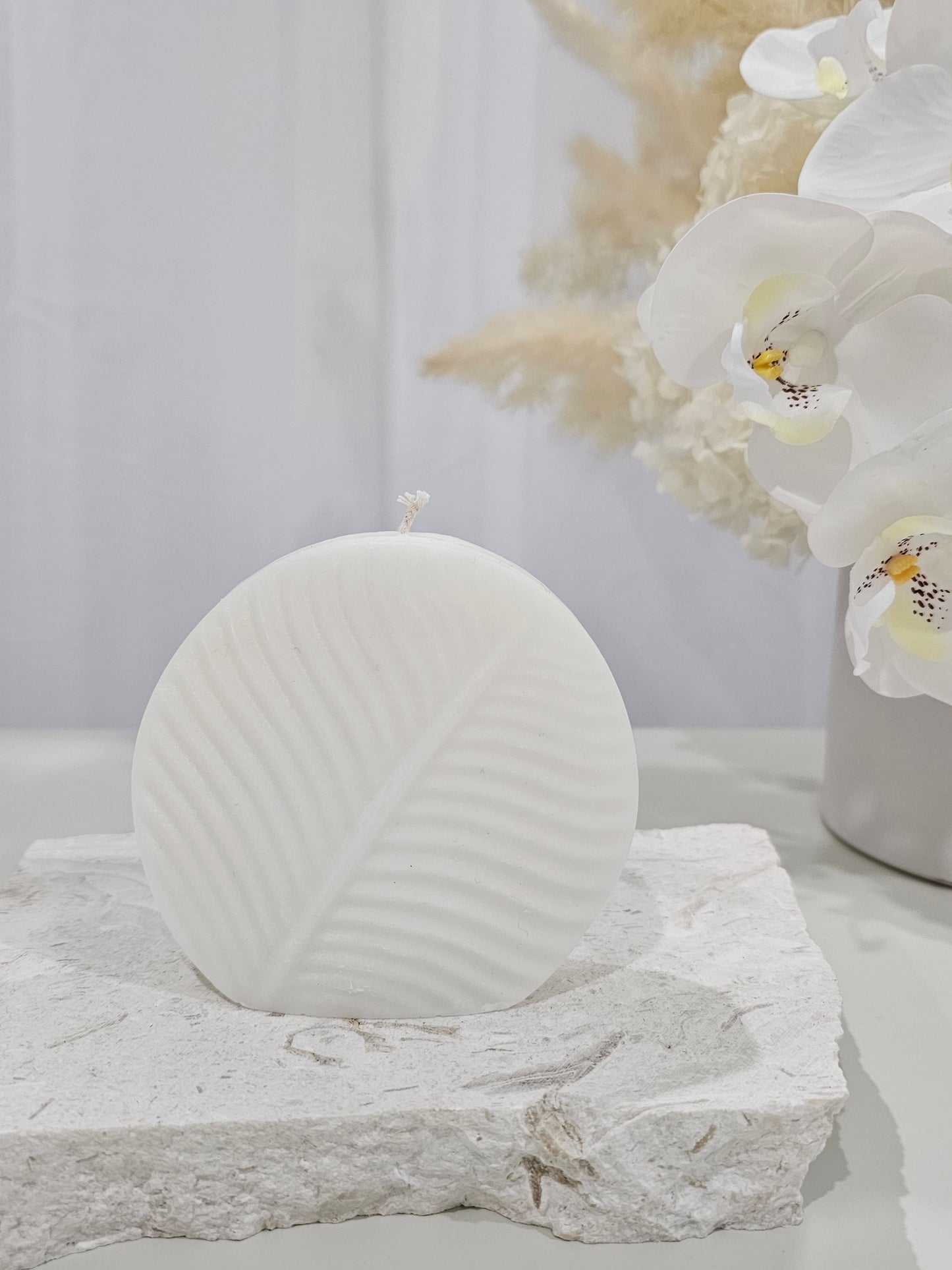 Round Leaf Candle