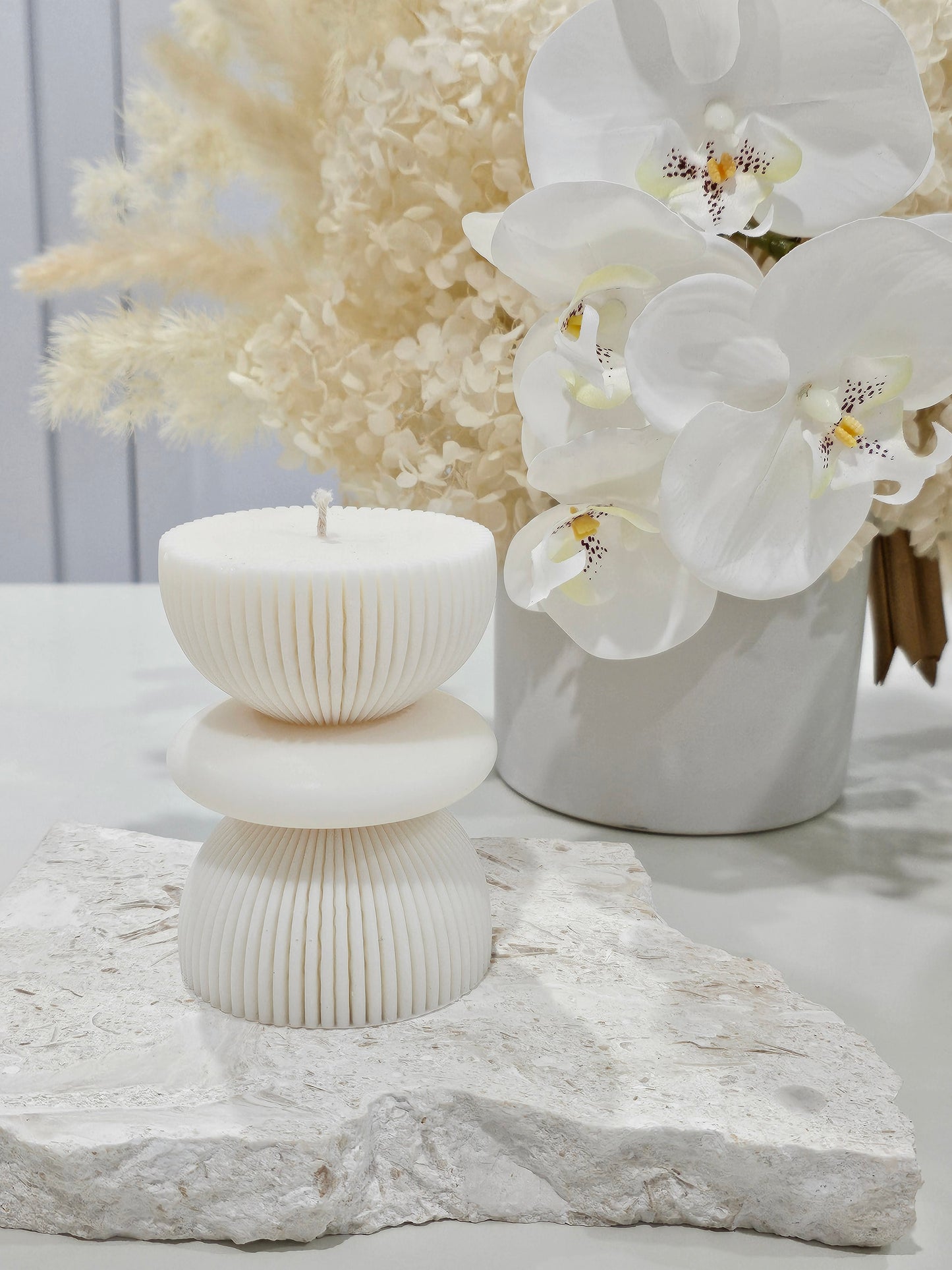 Ribbed Vase with Bangle Candle