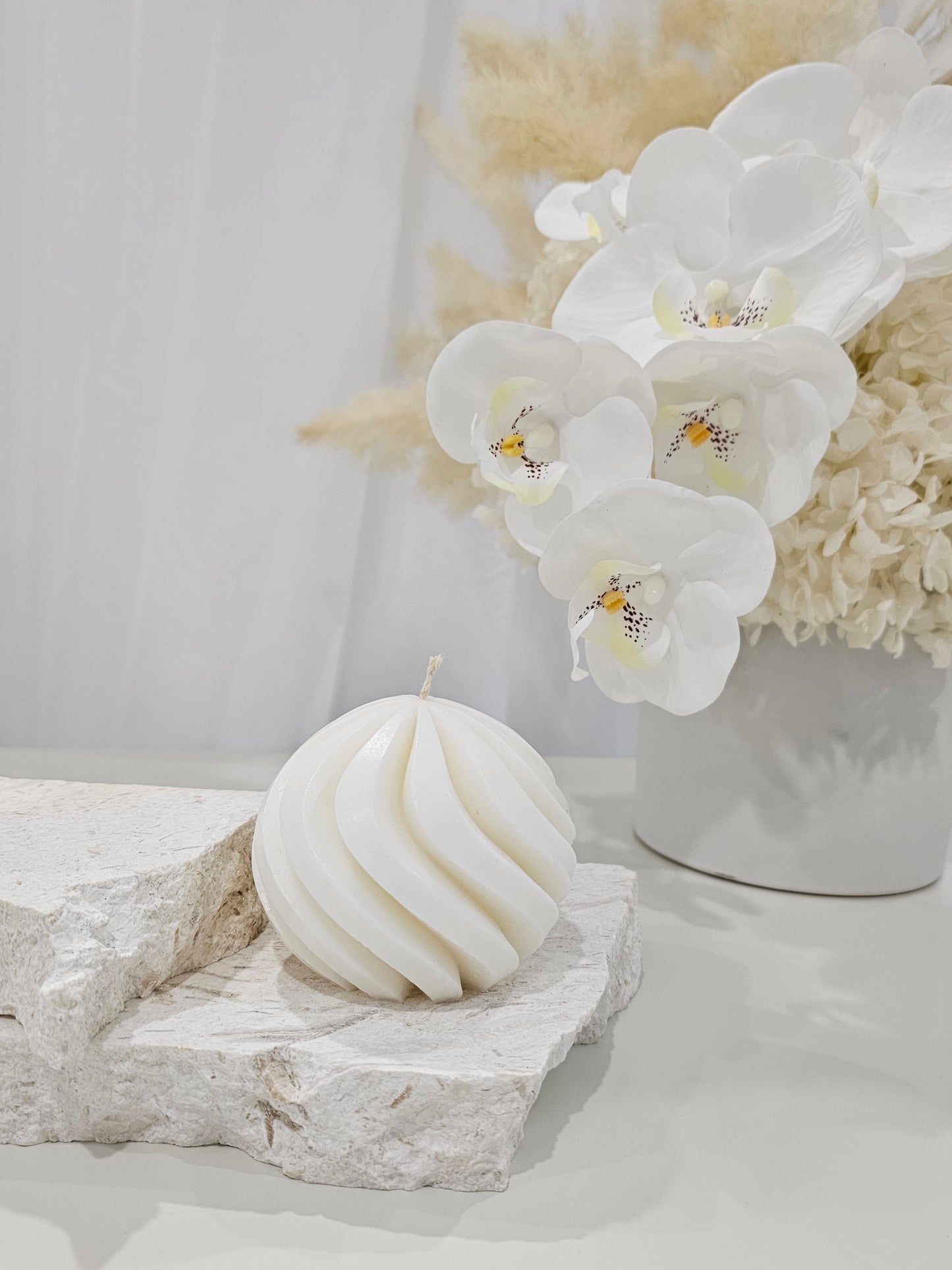 Swirl Lines Ball Candle