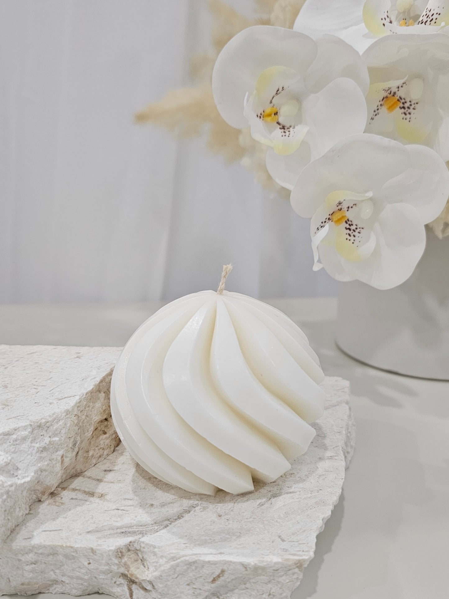 Swirl Lines Ball Candle
